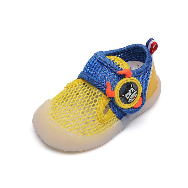 Beebi hingavad jalatsid takjakinnitusega