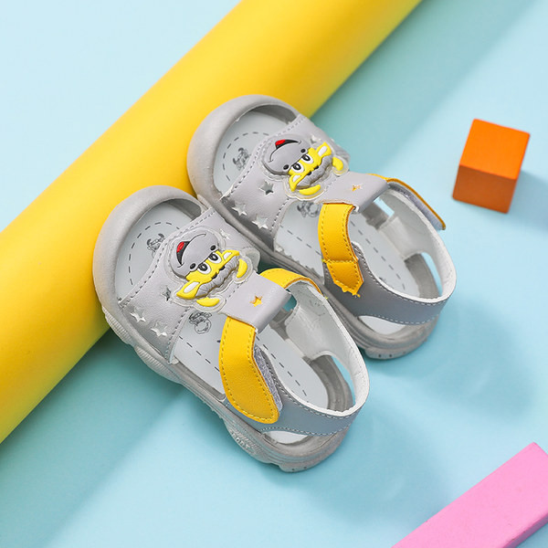 Бебешки сандали с апликация и велкро закопчаване от еко кожа 