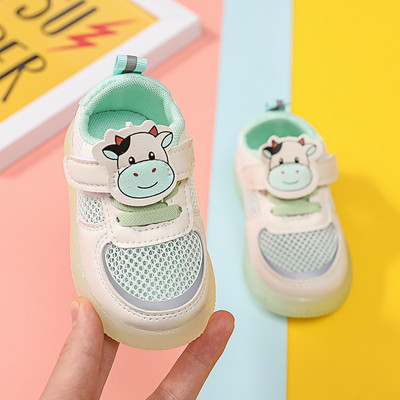 Aplikatsiooni ja takjakinnitusega beebitossud