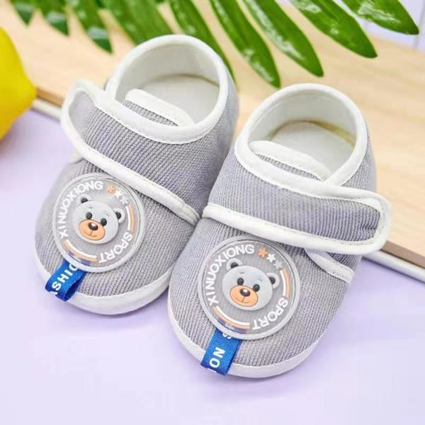 Beebi kingad takjakinnituse ja 3D elemendiga