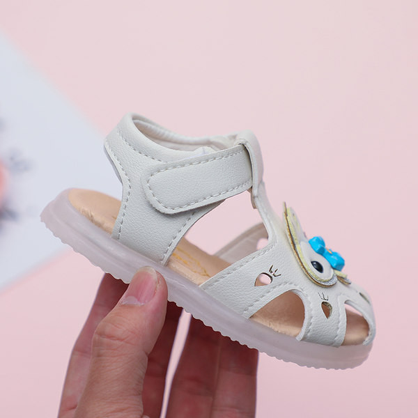 Küüliku aplikatsiooniga ökonahast beebisandaalid