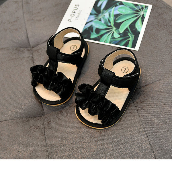 Бебешки сандали от еко кожа с равна подметка и къдри