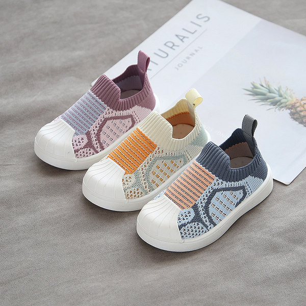 Текстилни бебешки обувки с равна подметка 