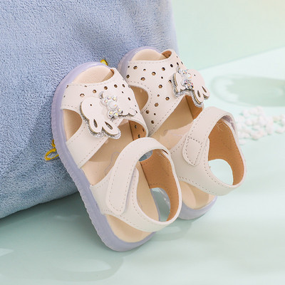 Бебешки сандали от еко кожа с апликация и перли