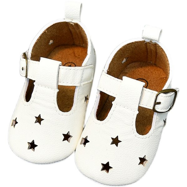 Pandla ja lameda tallaga nahast beebikingad