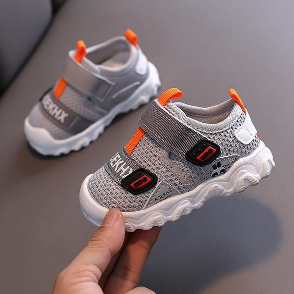 Beebi takjakinnitusega tossud tüdrukutele ja poistele