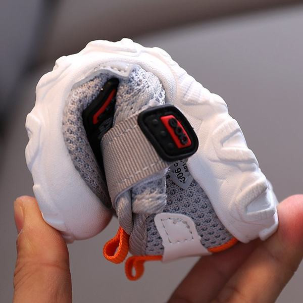 Beebi takjakinnitusega tossud tüdrukutele ja poistele