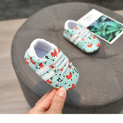 Paelte ja pehme tallaga nahast beebikingad