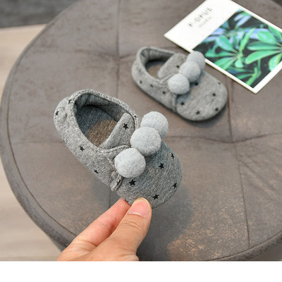 3D elemendi ja pehme tallaga beebikingad