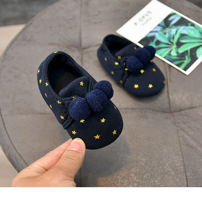 3D elemendi ja pehme tallaga beebikingad