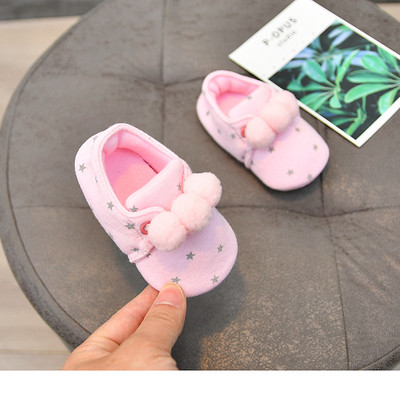 3D elemendi ja pehme tallaga beebikingad