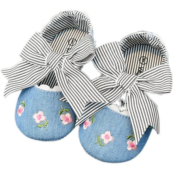 Triibulise paela ja tikandiga beebikingad