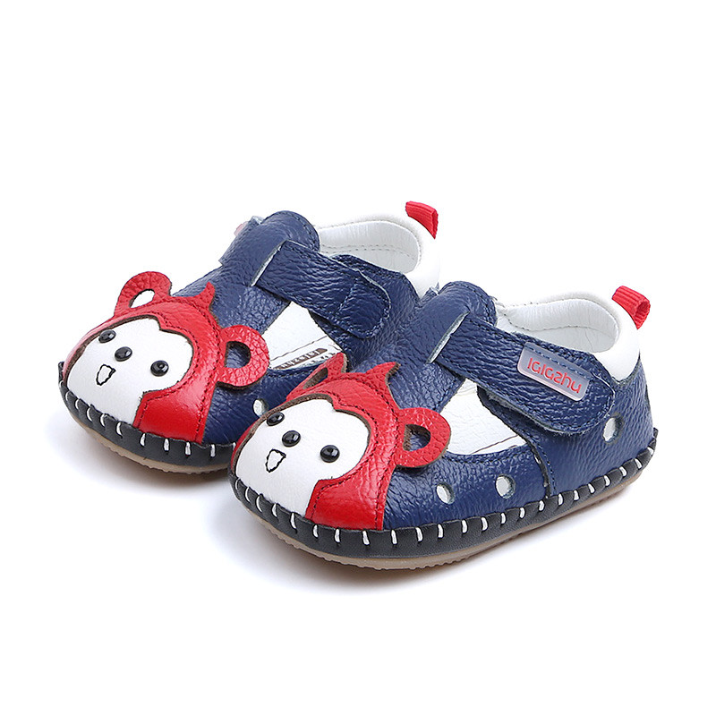 Aplikatsiooni ja kleebisega ökonahast beebisaapad