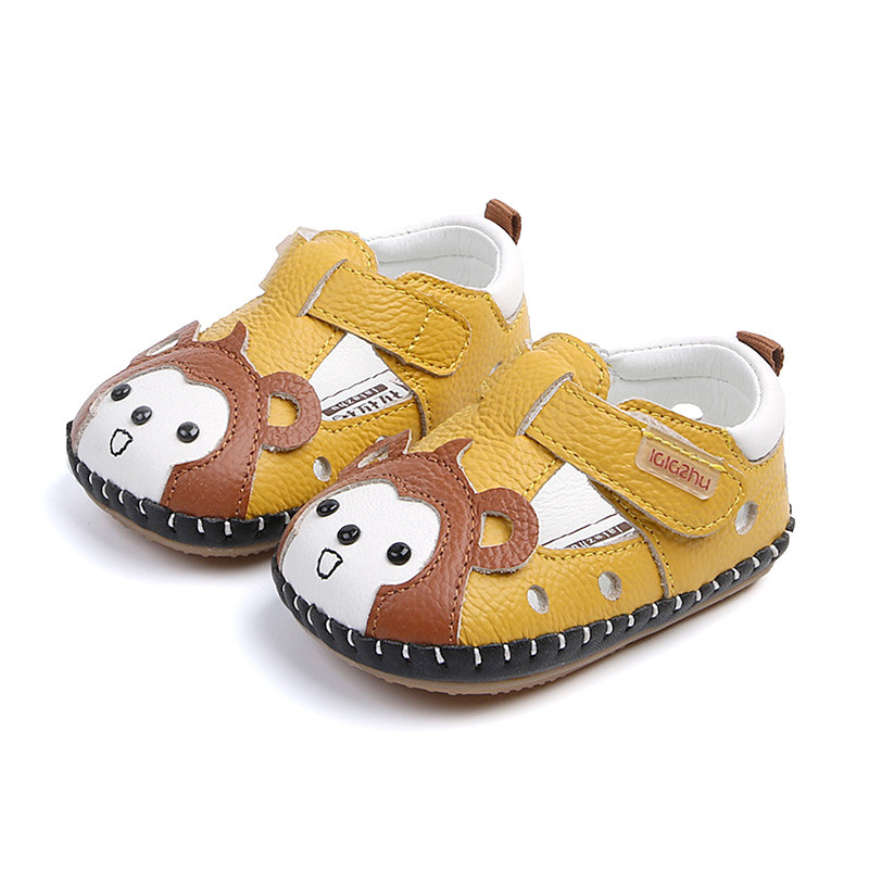 Aplikatsiooni ja kleebisega ökonahast beebisaapad