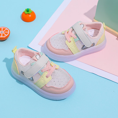 Beebi tossud värvilise aplikatsiooni ja takjakinnitusega