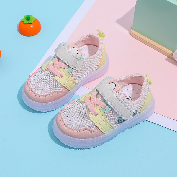 Beebi tossud värvilise aplikatsiooni ja takjakinnitusega