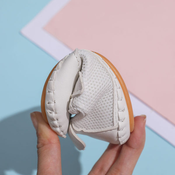 Elpojoši mazuļu apavi ar uzrakstu un velcro aizdari