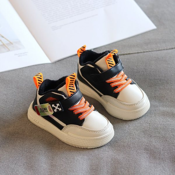 Beebi tossud ökonahast kuni pahkluuni