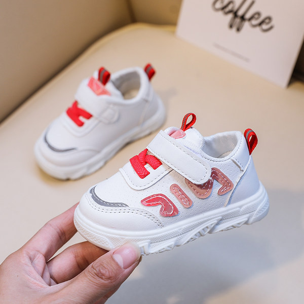 Beebi vabaaja tossud paelte ja takjakinnitusega