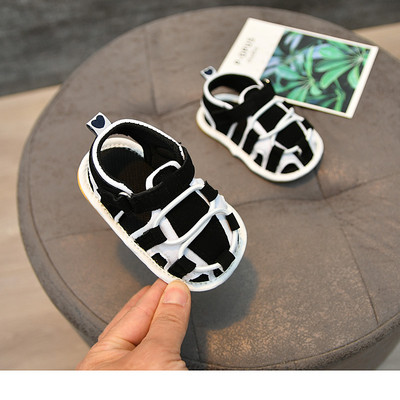 Kleepsudega ökonahast beebisandaalid poistele