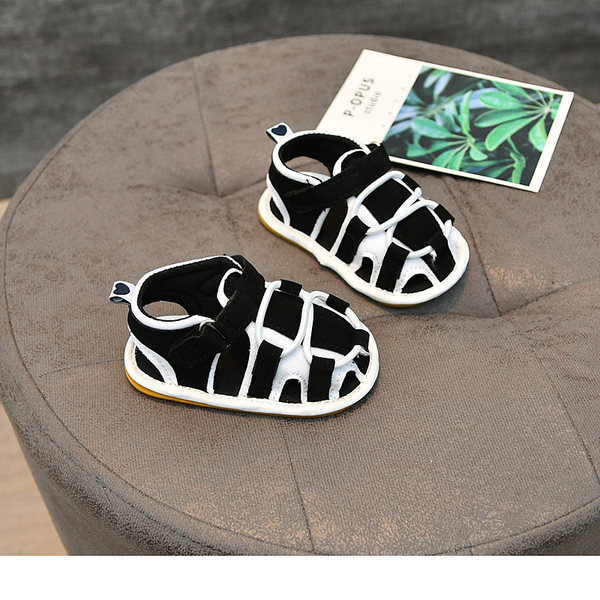 Kleepsudega ökonahast beebisandaalid poistele