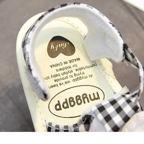 Paela ja pehme tallaga beebisandaalid