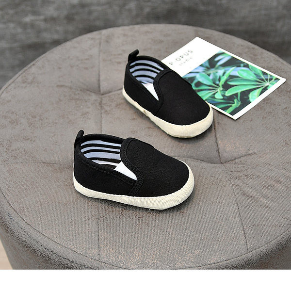 Pehme tallaga tekstiilist beebikingad