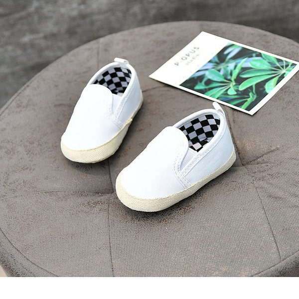 Pehme tallaga tekstiilist beebikingad