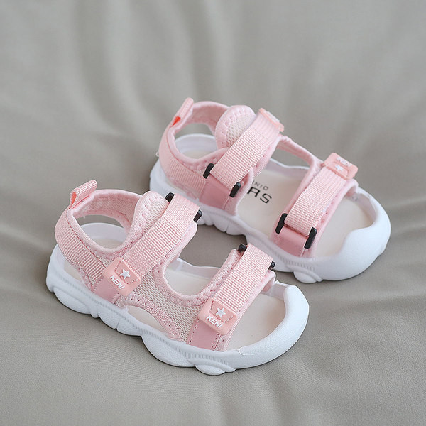 Unisex mudeli beebisandaalid libisemiskindla talla ja takjakinnitusega