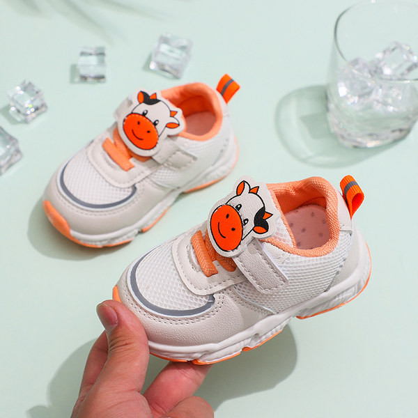 Ikdienas pavasara kedas zēniem un meitenēm ar 3D aplikāciju