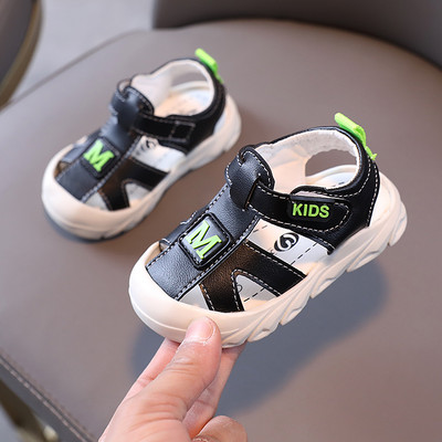 Бебешки сандали от изкуствена кожа с лепенки в два цвята