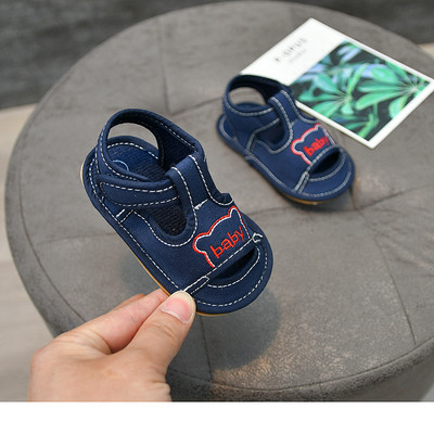 Παιδικά σανδάλια με  στερέωση velcro  και κέντημα