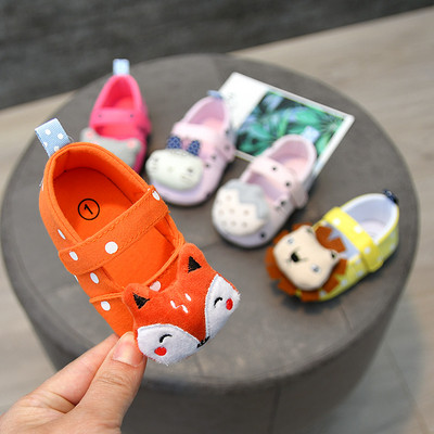 Бебешки обувки  с 3D елемент и мека подметка