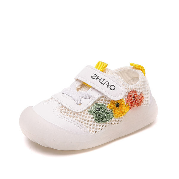 Uus mudel praegustest 3D-kaunistustega beebi võrktossudest