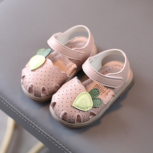 Kleebise ja aplikatsiooniga beebisandaalid tüdrukutele