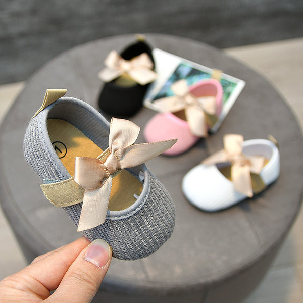 Paelaga beebitekstiilist kingad