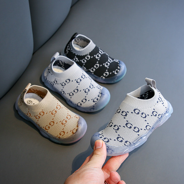 Kevadtekstiilist tossude tüüpi sokk