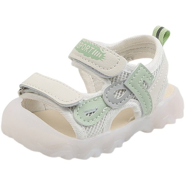 Kahes värvitoonis plaastrite ja lameda tallaga beebisandaalid