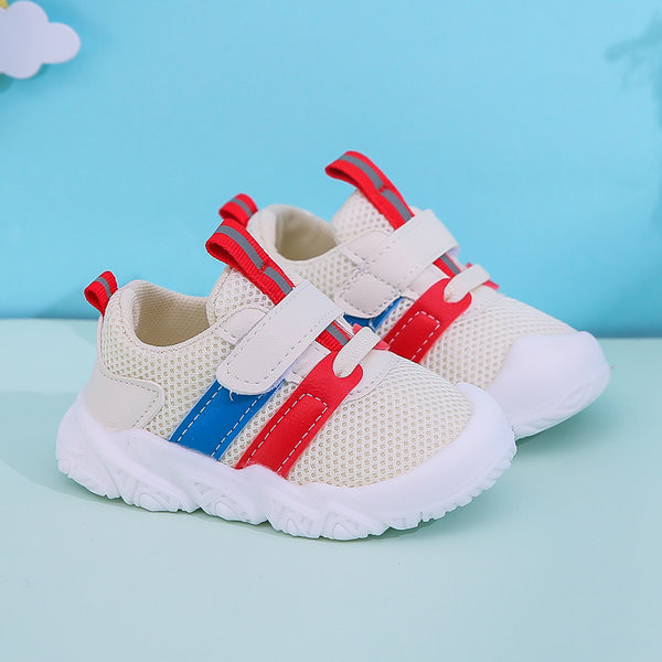 Бебешки маратонки от текстил с връзки и лепенки