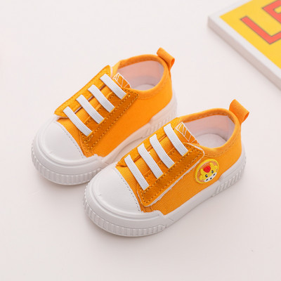 Beebi tekstiilist kingad paelte ja 3D-rakendusega