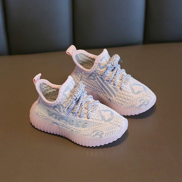 Mitmes värvitoonis paeltega beebitekstiilist tossud