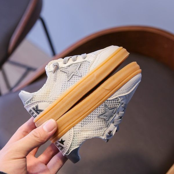 Öko-nahast ja võrkkangast beebitossud