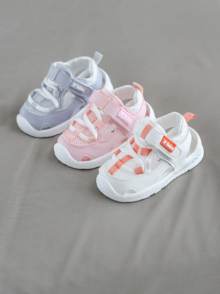 Uus avatud kontsa ja paeltega sandaalide mudel