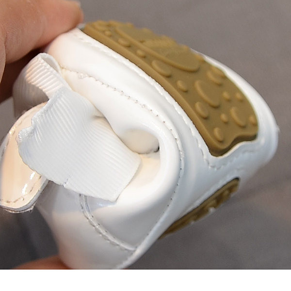 Paela ja pehme tallaga beebikingad