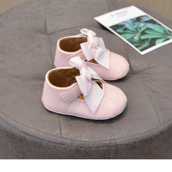 Paela ja pehme tallaga beebikingad