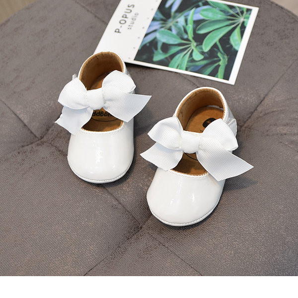 Paela ja pehme tallaga beebikingad