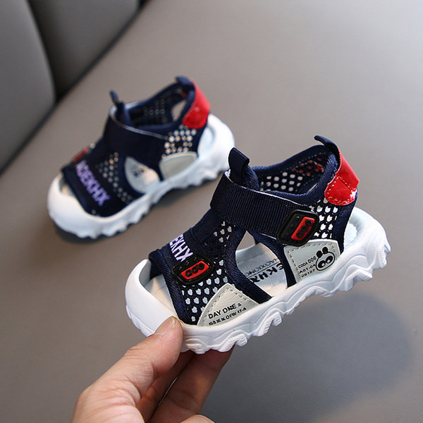 Võrgusilma ja kleebistega beebisandaalid - poistele ja tüdrukutele