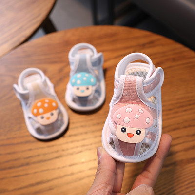 Модерни бебешки сандали с велкро лепенка