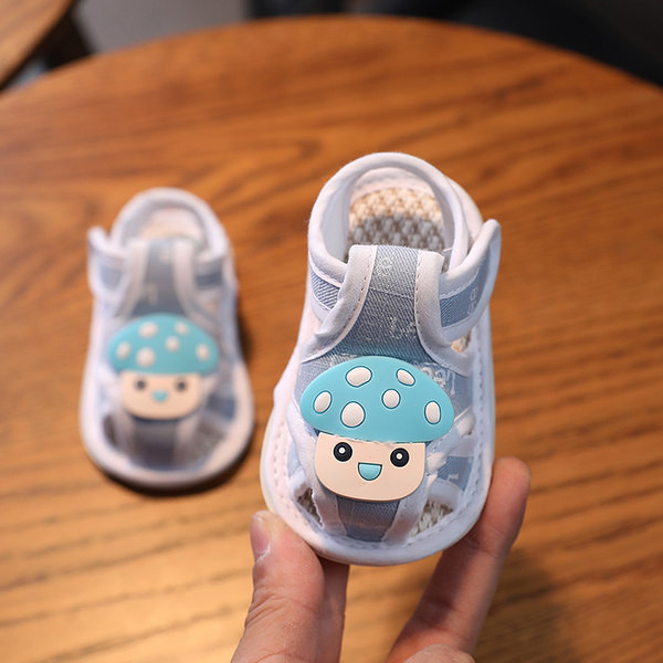 Модерни бебешки сандали с велкро лепенка