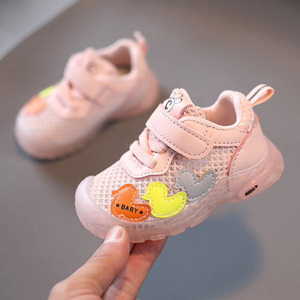 Beebi kevadkingad värvilise aplikatsiooni ja kleebistega